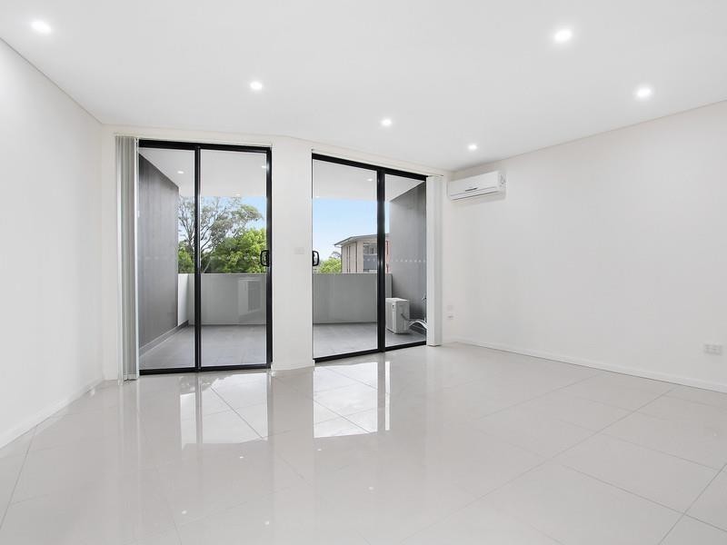 8-12 Linden Street, Toongabbie NSW 2146